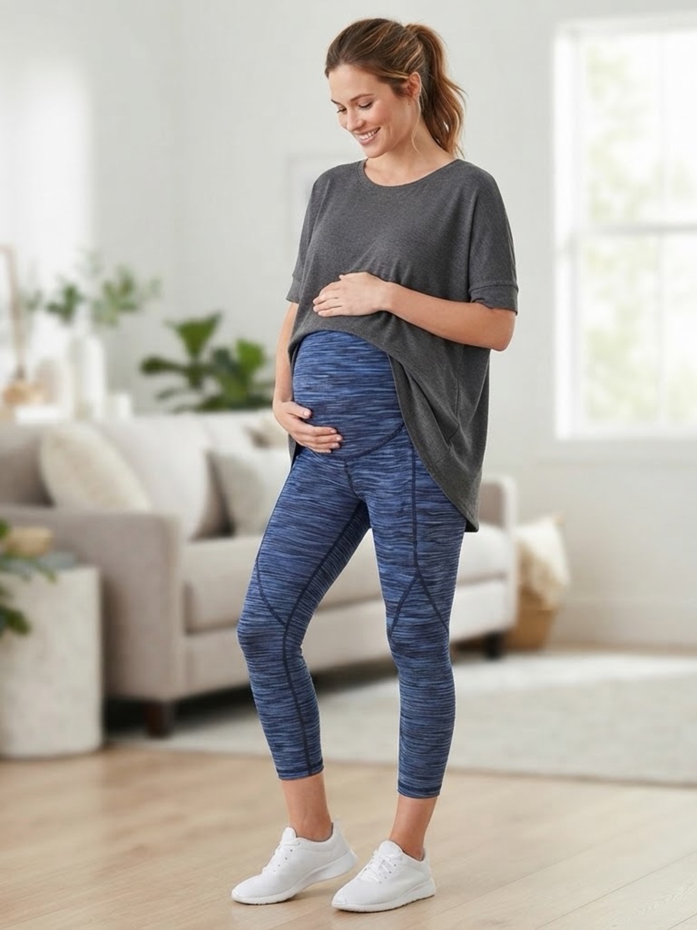 A: Glow Active maternity leggings , set (2) size Small